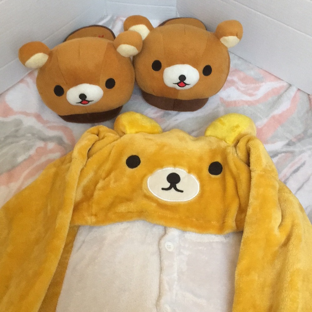 Rilakkuma bear slippers only!!